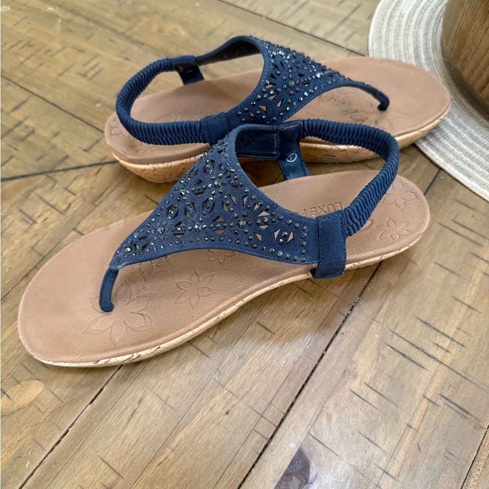 Skechers Navy and Tan Sandals